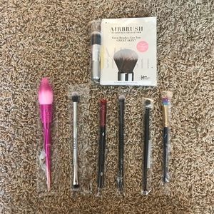 Brand new makeup brushes lot